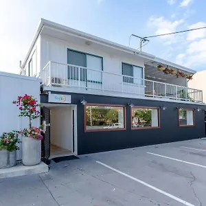 Hostal Surf Boutique Backpackers - Free Breakfast, Gold Coast